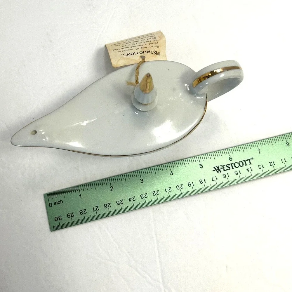 Vintage 1967 Chadwick-Miller Aladdin's Lamp White Porcelain Gold Trim Japan‎ Oil